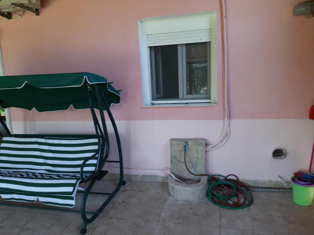 Maria Lemoni Swimming Pool Apartment Неа-Скіоні Екстер'єр фото